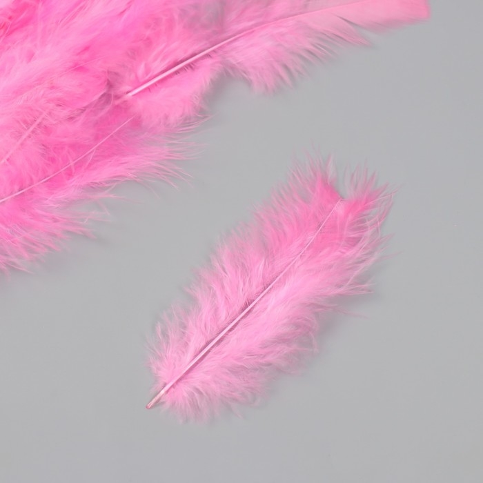 Перо декоративное гусиное пуховое "Ярко-розовое" набор 40 шт h=10-15 см