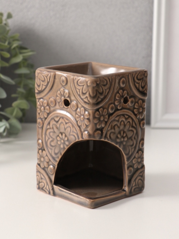 Аромалампа керамика "Цветочные узоры" тёмно-бежевая 7,7х7,7х12 см