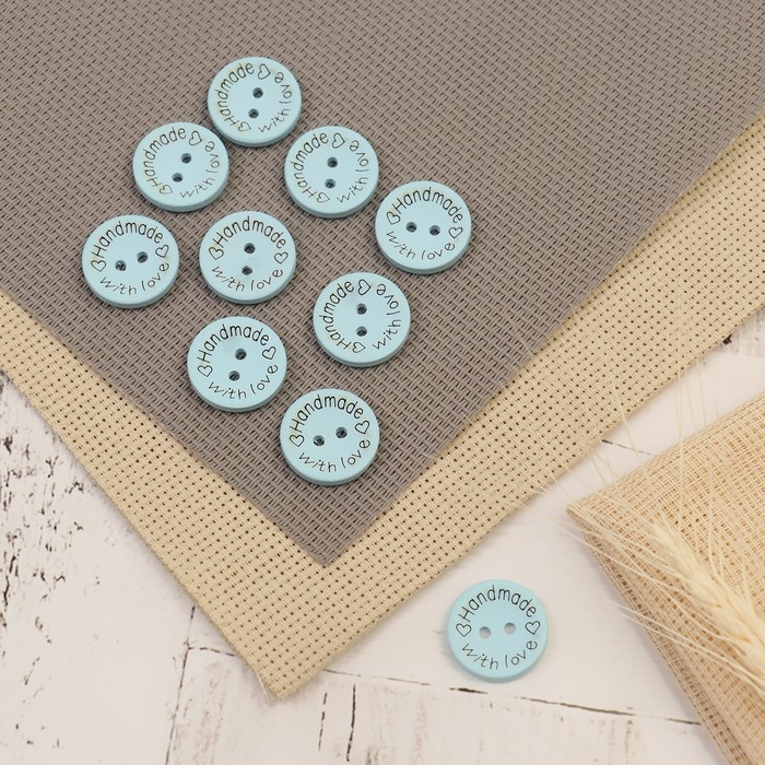 Набор нашивок из дерева &laquo;Hand made with love&raquo;, 2 &times; 2 см, 10 шт, цвет голубой