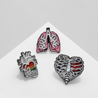 Набор значков (3 шт.) &laquo;Органы&raquo; лёгкие, сердце, грудная клетка, цветной в чёрном металле