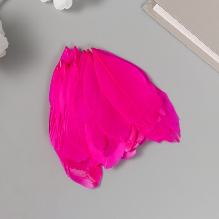 Перо декоративное гусиное Перо декоративное гусиное "Фуксия" в форме листа набор 40 шт h=5-7 см