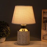 Лампа настольная "Марта" 1х40Вт Е14 белый/золото 22,5х22,5х36см Лампа настольная "Марта" 1х40Вт Е14 белый/золото 22,5х22,5х36см