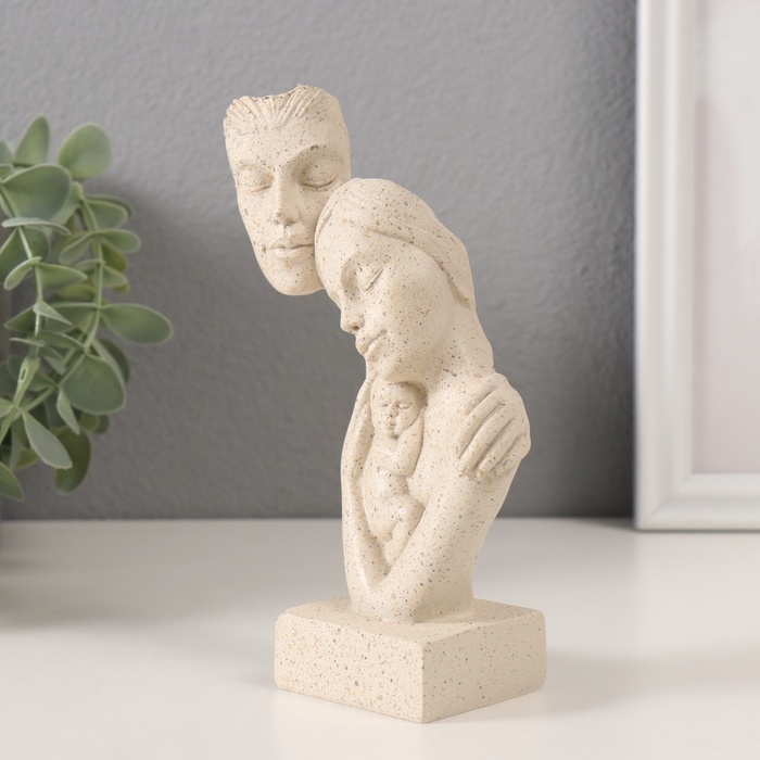 Сувенир полистоун бюст "Родители с малышом" белый в крапинку 10х5х15,5 см