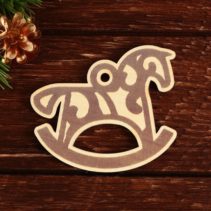 Ёлочные игрушки новогодние &laquo;Новый год: Ёлочные игрушки&raquo;,   в деревянной коробке с гравировкой, 6 шт.