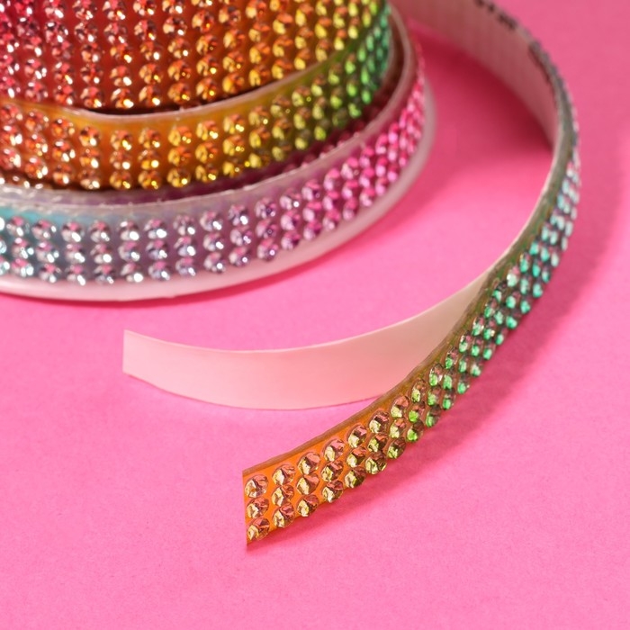 Стразы самоклеящиеся, d = 2 мм, ширина - 7 мм, 4,5 &plusmn; 0,5 м, цвет радуга