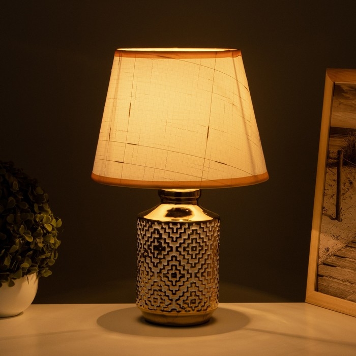 Лампа настольная Лампа настольная "Клаудия" 1х40Вт Е14 белый/золото 22х22х36см