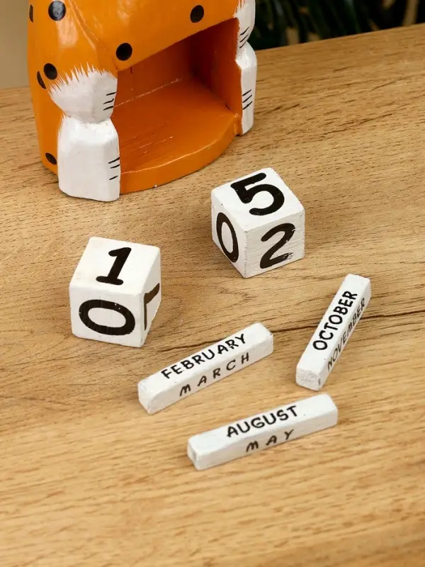 Календарь настольный &laquo;Котенок&raquo;, 10&times;6&times;21 см, дерево