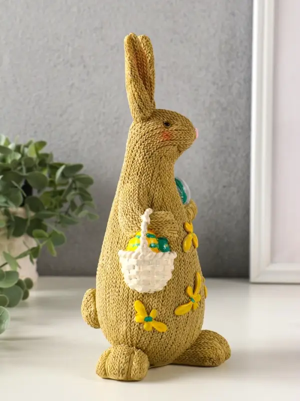 Сувенир полистоун "Зайка вязанный с пасхальными яичками" 8х10,5х23 см