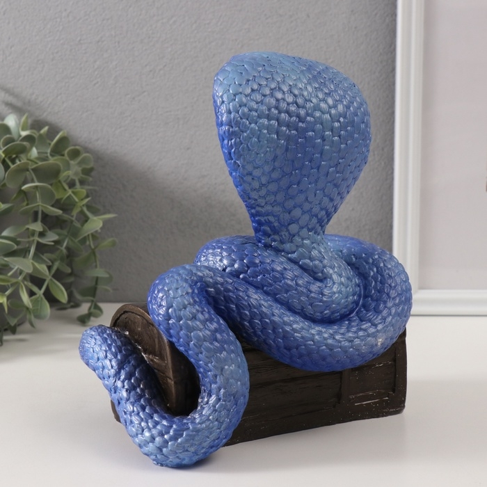 Копилка Копилка"КОБРА НА СУНДУКЕ " 20 х 17 х 12 см.