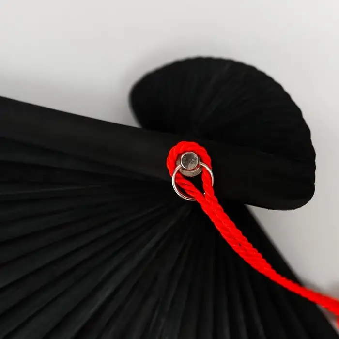 Веер бамбук, текстиль h=23 см "Веточка сакуры" красный, с кисточкой