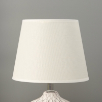 Настольная лампа "Кудри" 1х40Вт Е14 белый/кофе 19,5х19,5х31см Настольная лампа "Кудри" 1х40Вт Е14 белый/кофе 19,5х19,5х31см