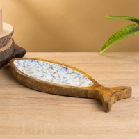 Блюдо в форме рыбки "Оттенки сирень" дерево манго 32х11,5х2 см