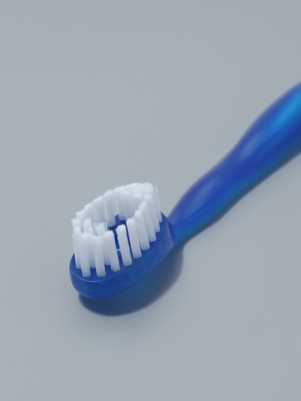 Зубная щетка с зубной нитью 10,5см (наб 2 шт цена за наб) пласт/нейлон синий накл ОТ