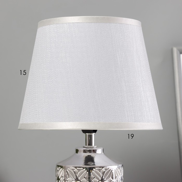 Настольная лампа "Дейзи" Е14 40Вт серебро 20х20х31 см