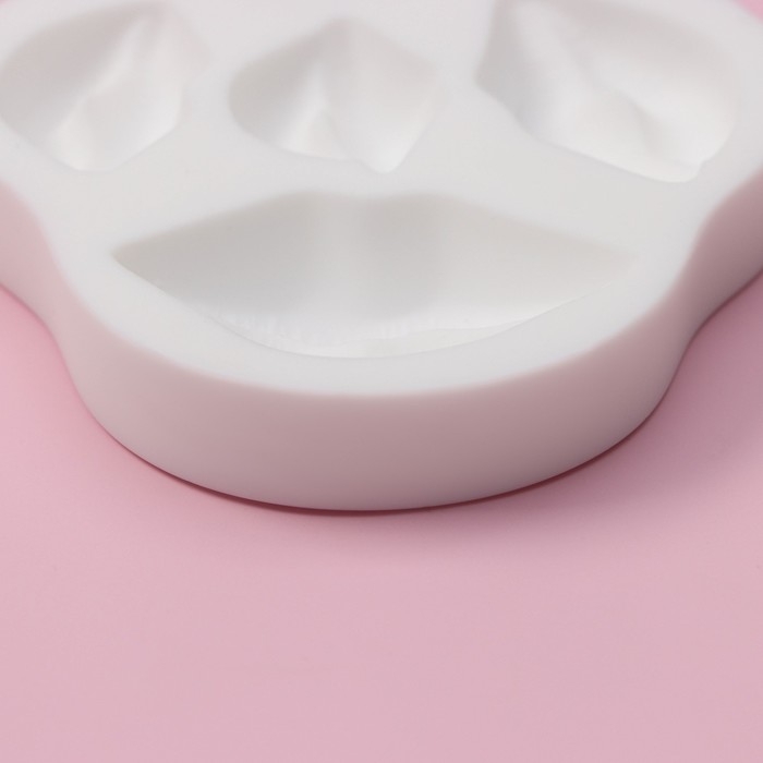 Молд Доляна &laquo;Губы&raquo;, 8,5&times;8&times;1,5 см , цвет белый