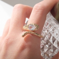 Новый год! Символ года 2025! Кольцо &laquo;Змея&raquo; извивающаяся, цвет белый в золоте, безразмерное