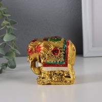 Нэцке полистоун "Индийский слон на золотых слитках" золото 4,6х8,8х8 см