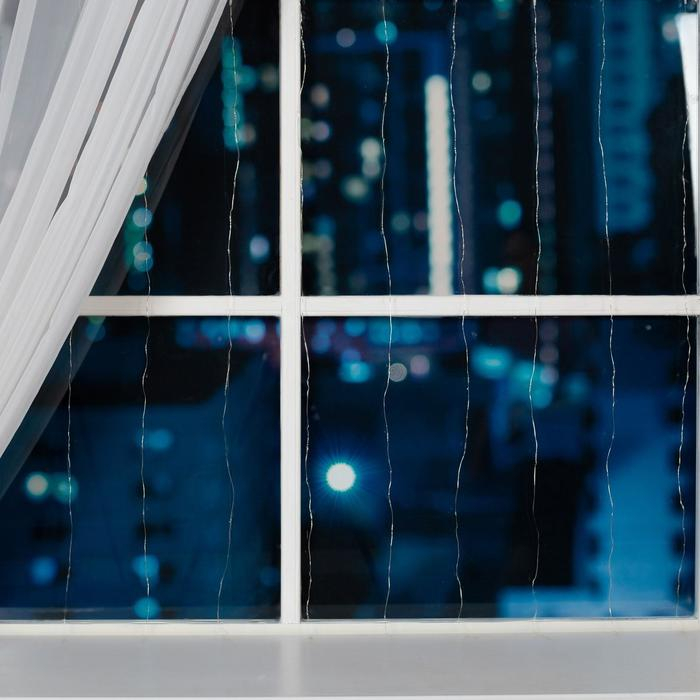 Гирлянда &laquo;Занавес&raquo; 1 &times; 1 м роса, IP20, серебристая нить, 100 LED, свечение белое, 12 В