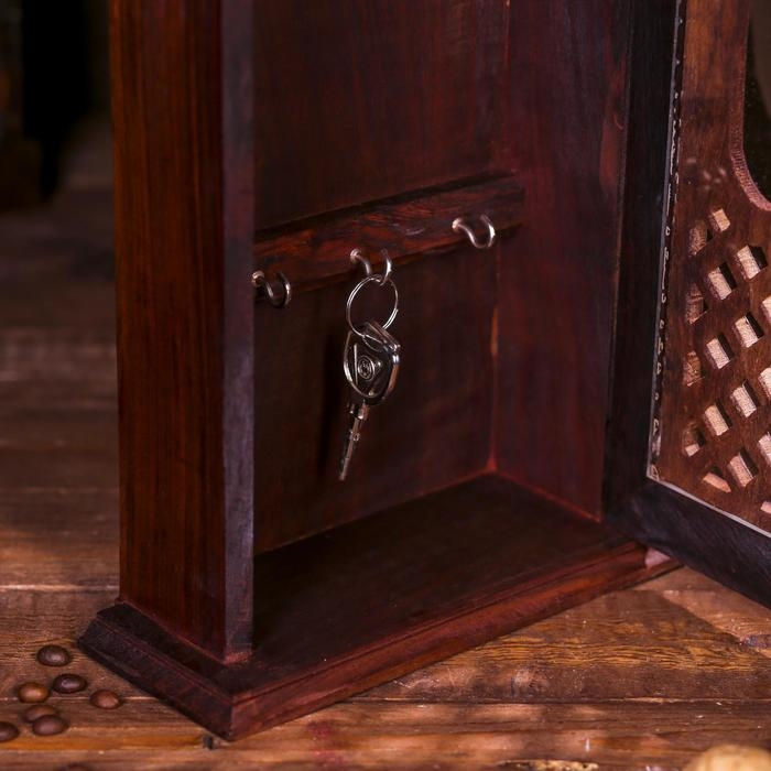 Ключница "Большой замок" дерево 50х21х8 см