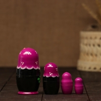 Матрёшка &laquo;Божья коровка&raquo;, фиолетовый платок, 5 кукольная, 9-11 см