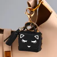 Брелок кожзам с карабином, с кистью "Сумочка. Котик" чёрный 5х2,5х6 см