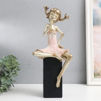 Сувенир полистоун "Девочка на кубе, с косичками" бело-золотой 15х10х37 см Сувенир полистоун "Девочка на кубе, с косичками" бело-золотой 15х10х37 см