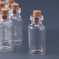 Бутылочка с пробкой, стекло, прозрачная 5 мл набор 12 шт 4х1,8х1,8 см Бутылочка с пробкой, стекло, прозрачная 5 мл набор 12 шт 4х1,8х1,8 см