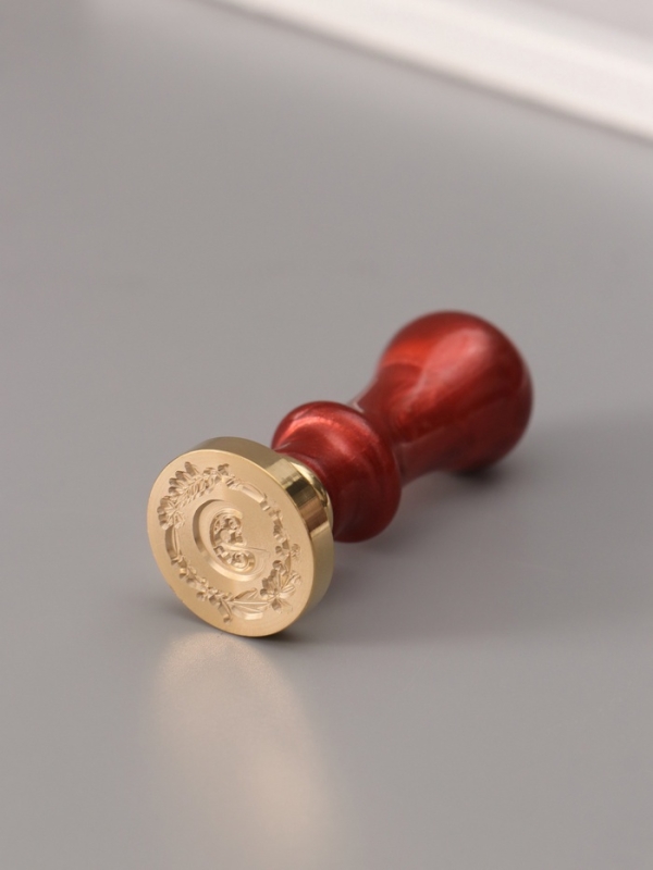 Печать для сургуча с пластиковой ручкой "Венок с буквой C" 2,5х2,5х6,3 см