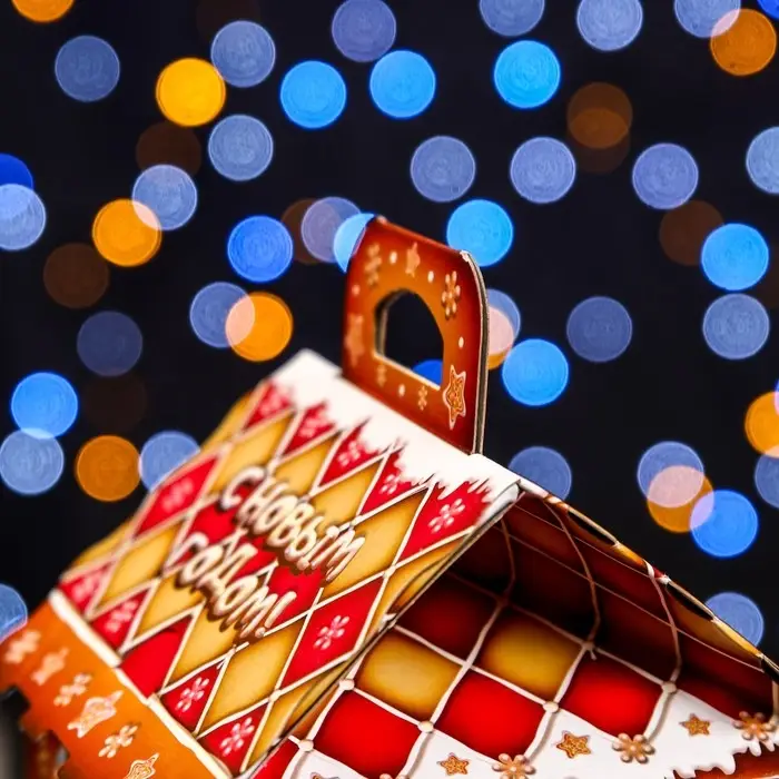 Подарочная коробка &laquo;Пряничный&raquo; 12&times;12&times;16.8 см