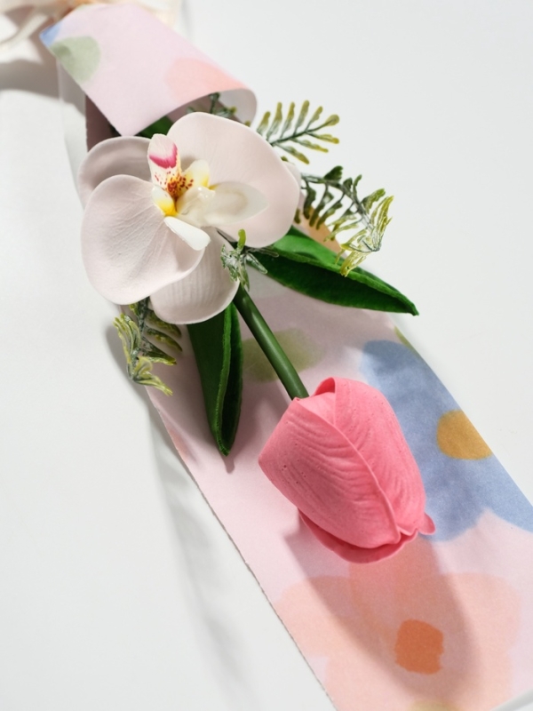 Букет из мыльных лепестков "Тюльпан с орхидеей" розовый 8,5х7,4х38,6 см