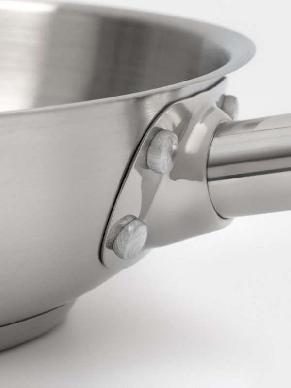 Сковорода d=24 см, h=6 см, толщина стенки 0,6 мм, индукция, дно al+fe+al