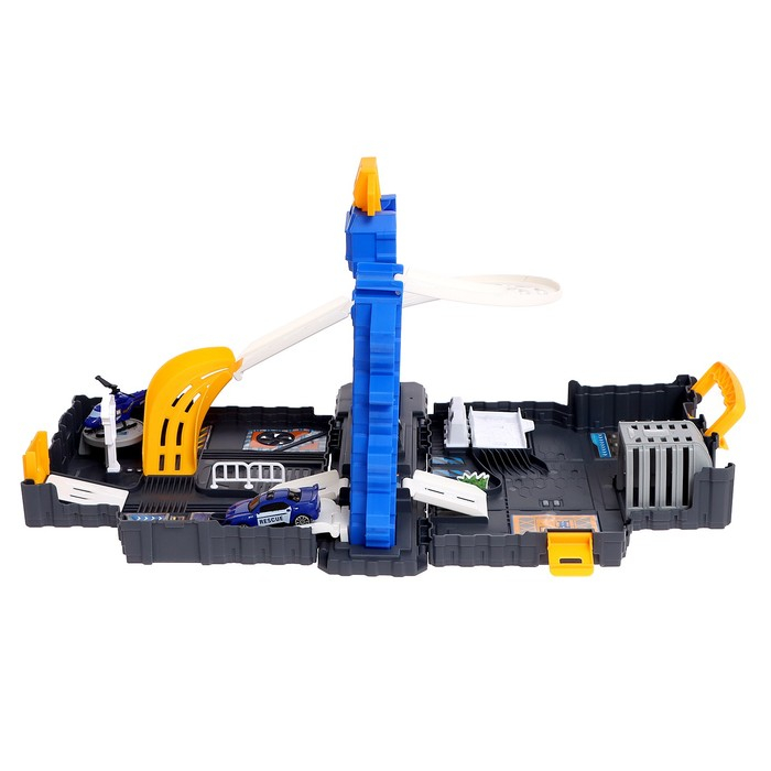 Парковка &laquo;Полиция&raquo;, в чемодане