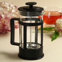 Набор &laquo;С 8 марта&raquo;: чай чёрный со вкусом мяты 100 г., френч-пресс