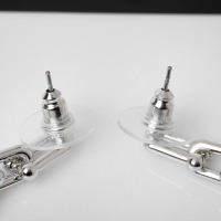 Серьги металл &laquo;Цепь&raquo; с крестиком, три звена, цвет серебро