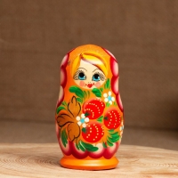 Матрёшка &laquo;Земляничка&raquo;, оранжевое платье, 3 кукольная, 10-12 см