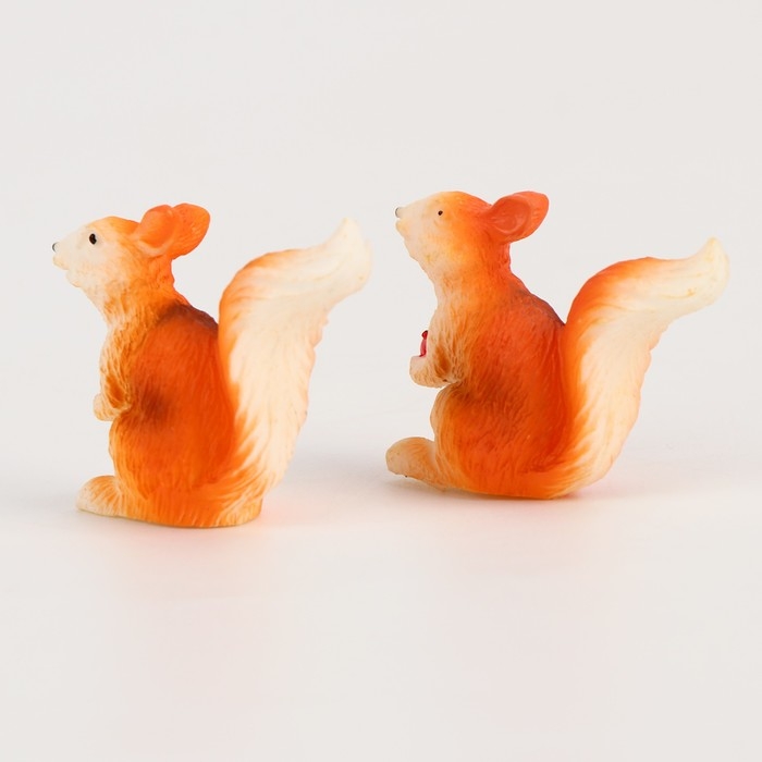 Миниатюра кукольная &laquo;Белочка с яблоком&raquo;, набор 2 шт., размер 1 шт. &mdash; 5 &times; 4 см
