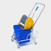 Тележка уборочная одноведерная с вертикальным и сеткой, синее ведро 25 л, хромированная рама Тележка уборочная одноведерная с вертикальным и сеткой, синее ведро 25 л, хромированная рама