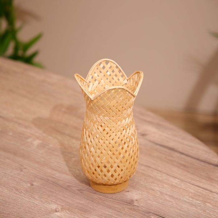 Вазочка плетёная, из бамбука 11х11х17 см Вазочка плетёная, из бамбука 11х11х17 см