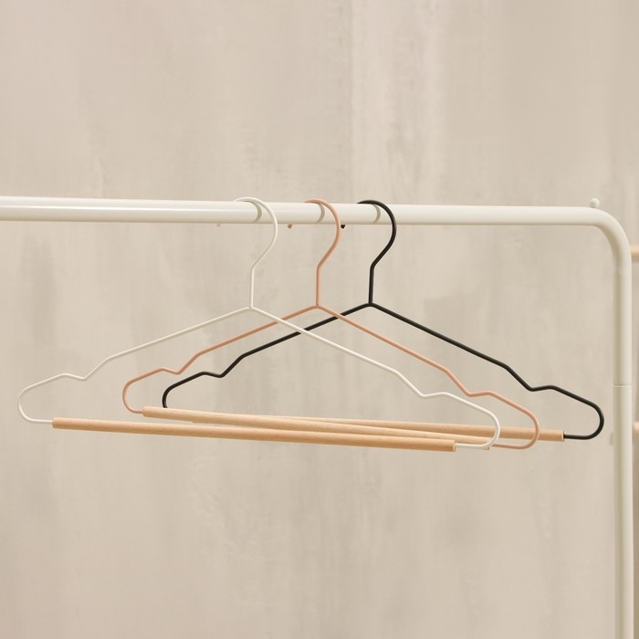 Плечики - вешалка для одежды LaDо́m Laconique, 41,5&times;22,5&times;1 см, цвет розовый