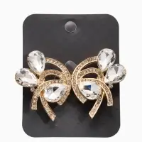 Зажим для кардигана "Ажур", капельки, цвет белый в золоте