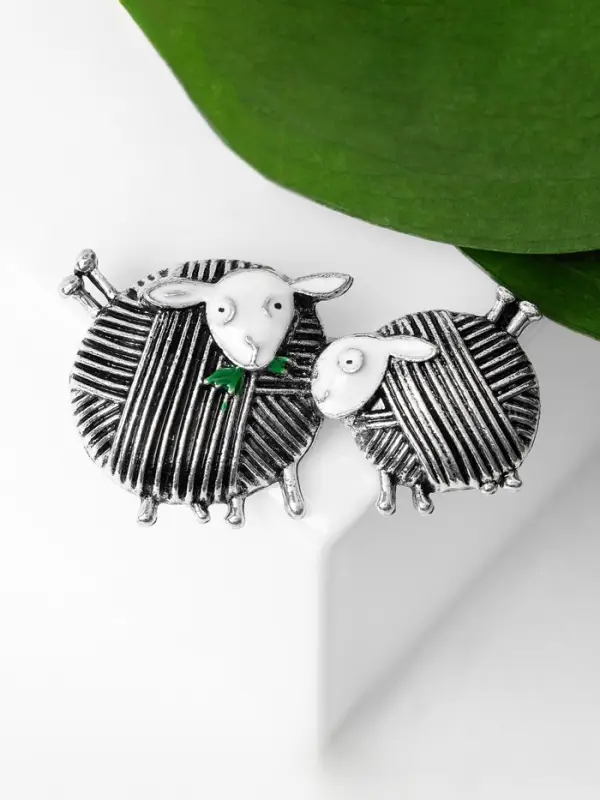 Брошь &laquo;Овечки пара&raquo;, цвет белый в чернёном серебре