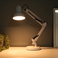 Лампа настольная 810 "Деко, белая" E27 40W RISALUX