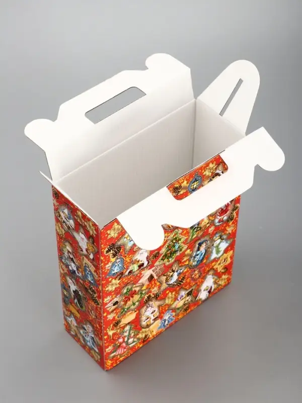 Подарочная новогодняя коробка &laquo;Праздничный медальончик&raquo; в красном, 16.8&times;7&times;25 см