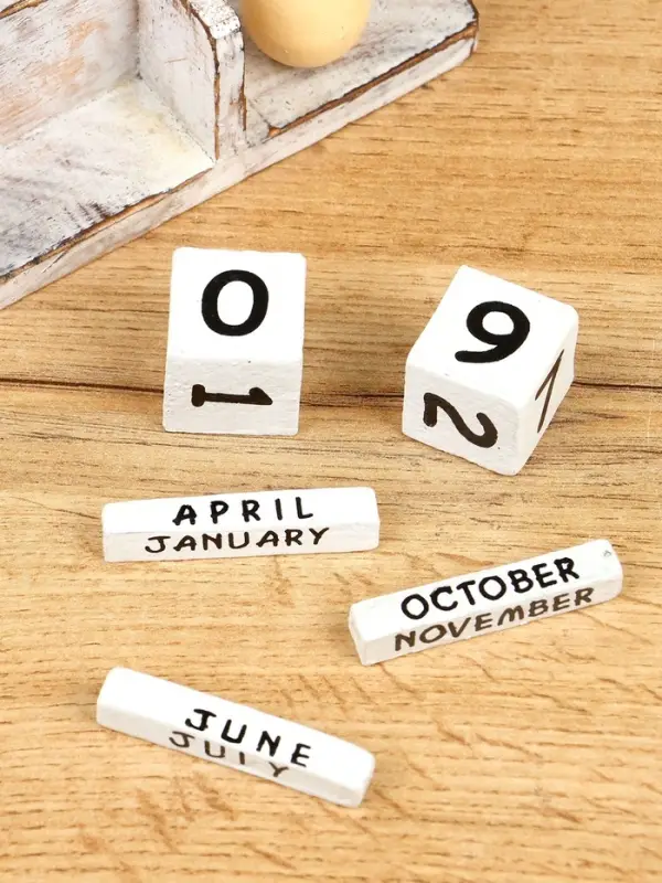 Календарь настольный "Грибок" дерево 13х3,5х9 см, цв. бело-зелёный