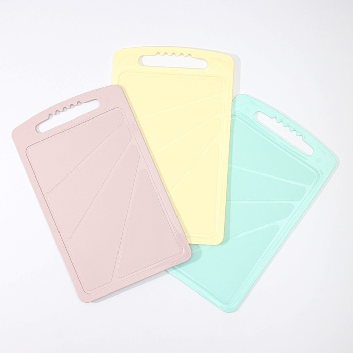 Набор досок разделочных на подставке, 3 шт, 32&times;20 см, цвет белый