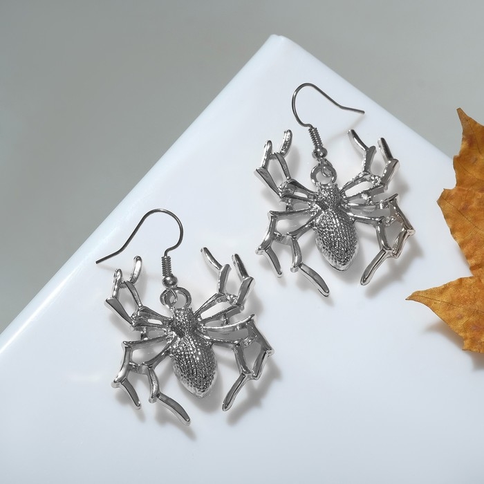 Серьги металл &laquo;Паук&raquo; в паутине, цвет серебро
