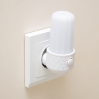 Ночник "Динка" LED 1Вт белый 4,5х6х9 см RISALUX Ночник "Динка" LED 1Вт белый 4,5х6х9 см RISALUX