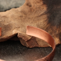 Браслет &laquo;Змеевик клубок&raquo;, пластинчатый, узкий, медь