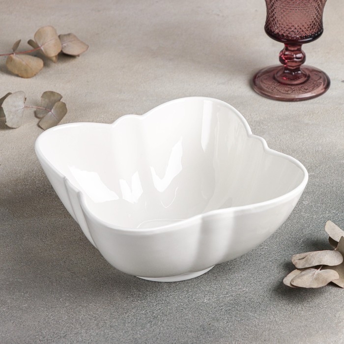 Салатник фарфоровый Magistro &laquo;Бланш. Фигурный квадрат&raquo;, 1,35 л, 18&times;18 см, цвет белый