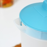 Кувшин с крышкой, 2 л, 20×12×26 см, цвет голубой Кувшин с крышкой, 2 л, 20×12×26 см, цвет голубой